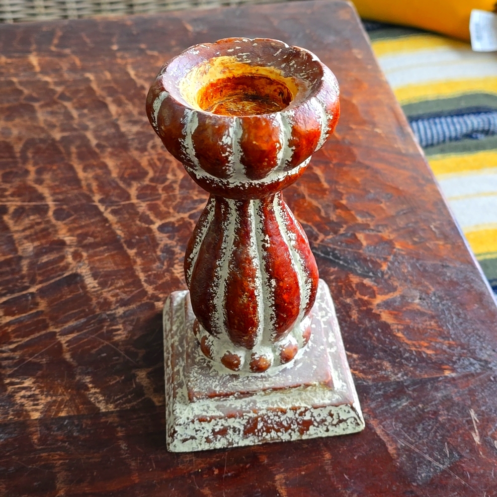 Candle holder